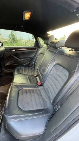 Volkswagen Passat-8