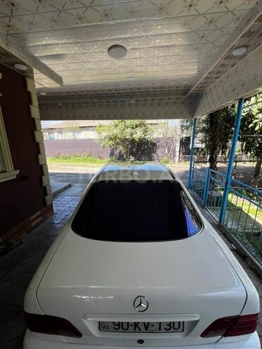 Mercedes E 230-6