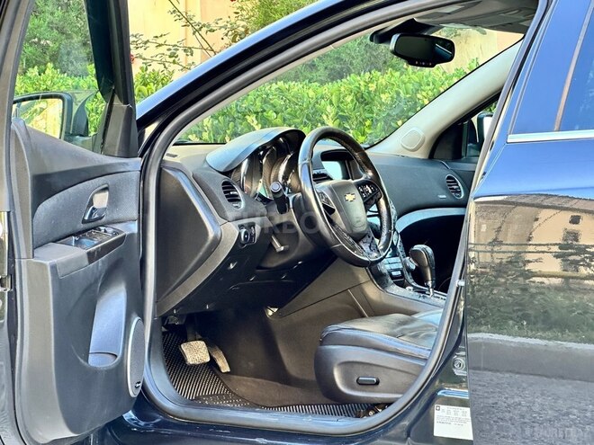Chevrolet Cruze-13