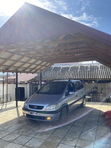 Opel Zafira-2