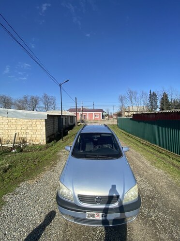 Opel Zafira-6