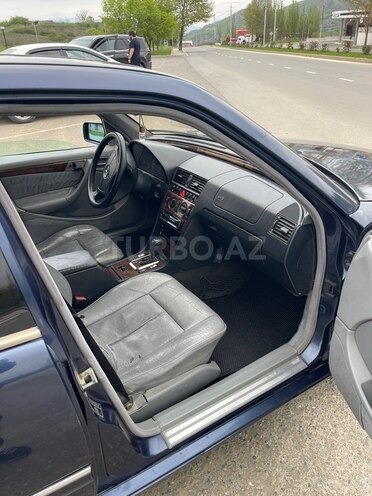 Mercedes C 240-6