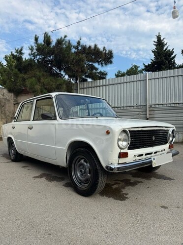 LADA (VAZ) 21011-1