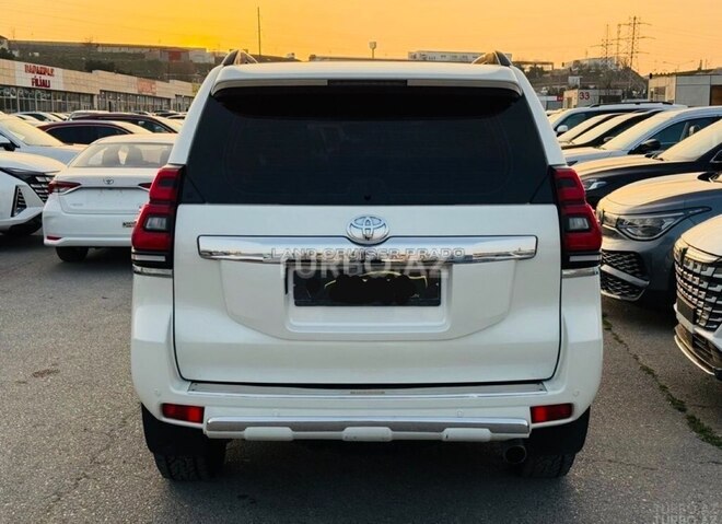 Toyota Land Cruiser Prado-8