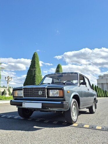 LADA (VAZ) 2107-1