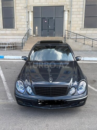Mercedes E 220-1