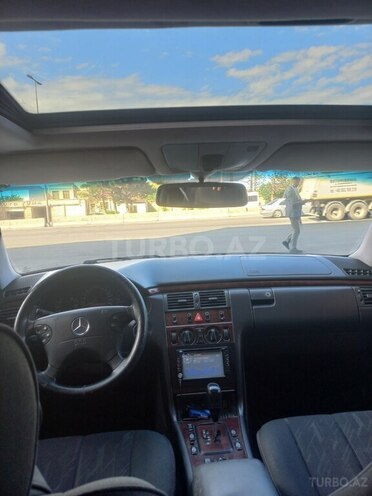 Mercedes E 220-5