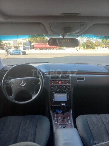 Mercedes E 220-6