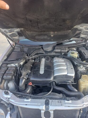 Mercedes E 220-7