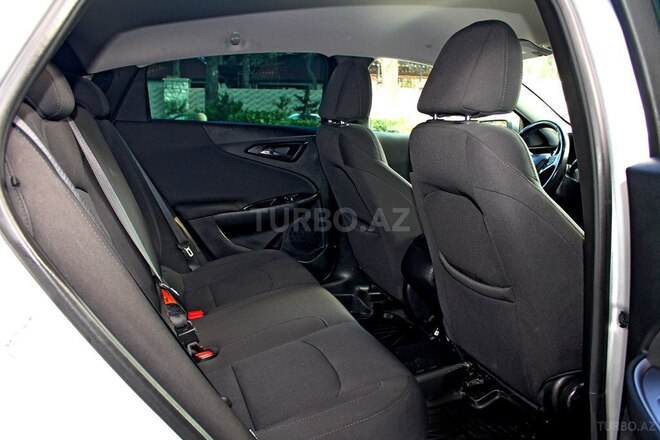 Chevrolet Malibu-5