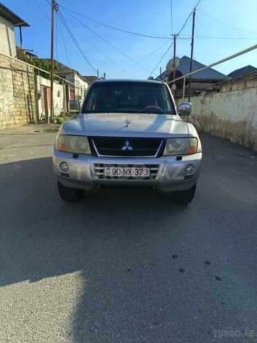 Mitsubishi Pajero-1