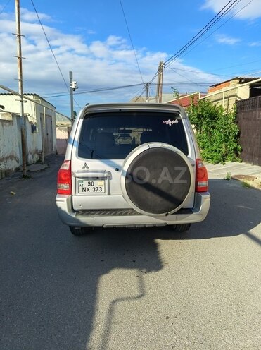 Mitsubishi Pajero-2