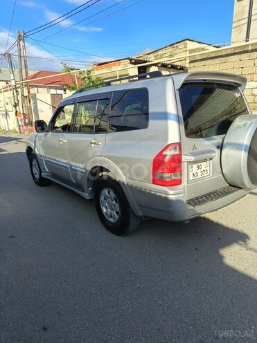 Mitsubishi Pajero-5