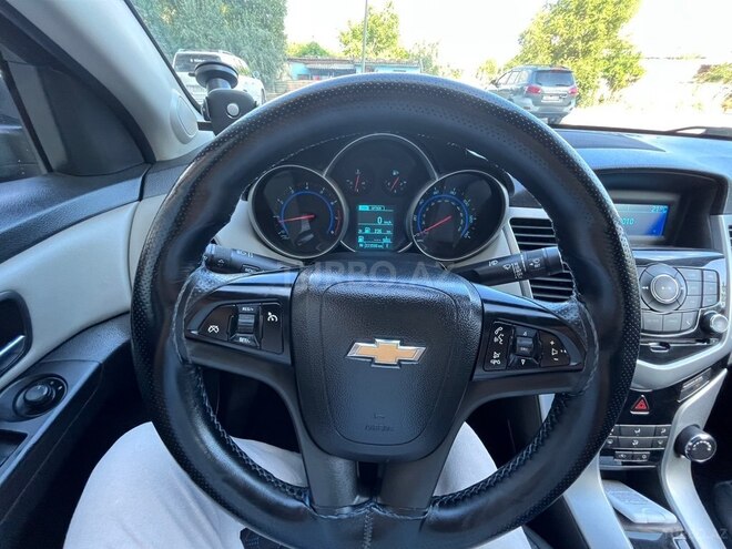 Chevrolet Cruze-19