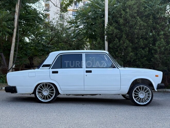 LADA (VAZ) 2107-4