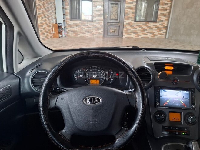 Kia Carens-11