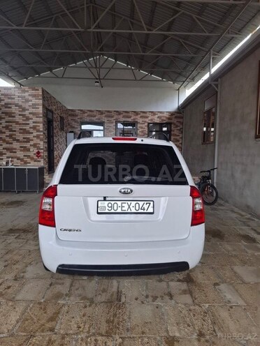 Kia Carens-9