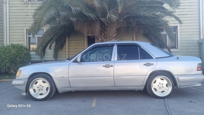 Mercedes E 300-3
