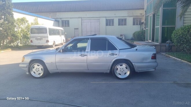 Mercedes E 300-8