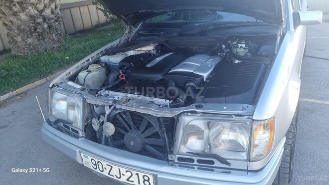Mercedes E 300-15