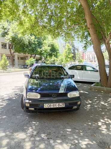 Volkswagen Golf-1