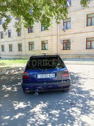 Volkswagen Golf-9