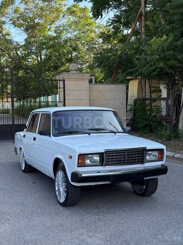LADA (VAZ) 2107-1