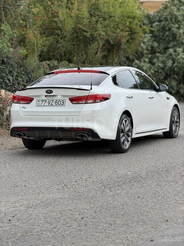 Kia K5-4