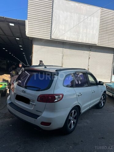 Hyundai Santa Fe-5