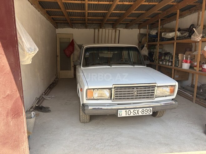 LADA (VAZ) 2107-1