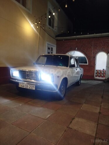 LADA (VAZ) 2107-1