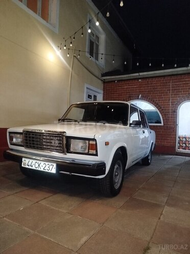 LADA (VAZ) 2107-2
