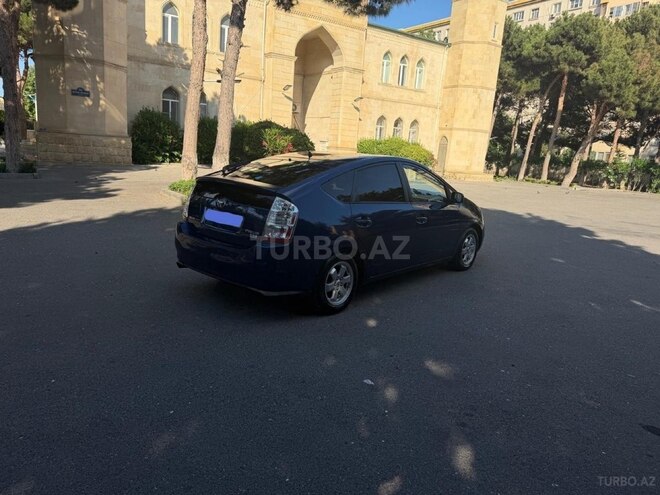 Toyota Prius-5