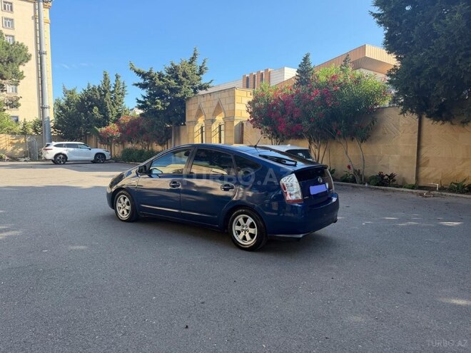 Toyota Prius-4