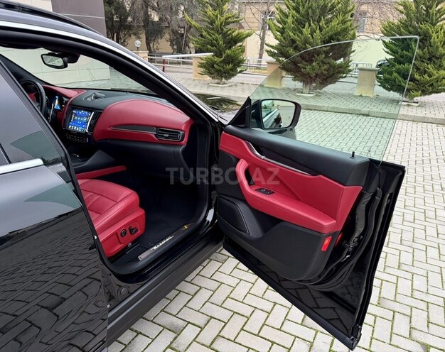 Maserati Levante-11