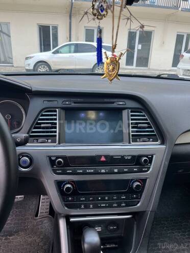 Hyundai Sonata-8