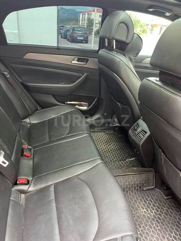 Hyundai Sonata-5