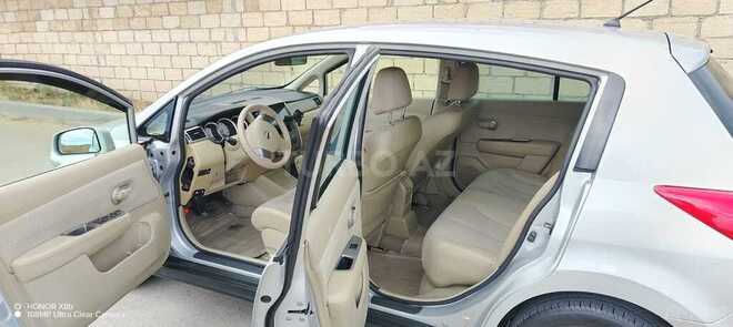 Nissan Tiida-4