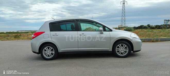Nissan Tiida-10