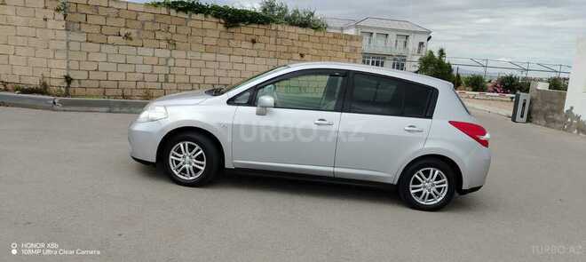 Nissan Tiida-15