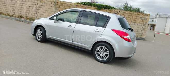 Nissan Tiida-13