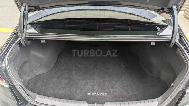 Hyundai Sonata-14