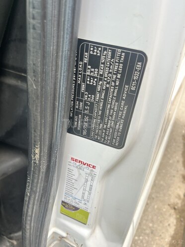 Ford Transit-7