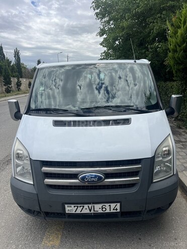 Ford Transit-4