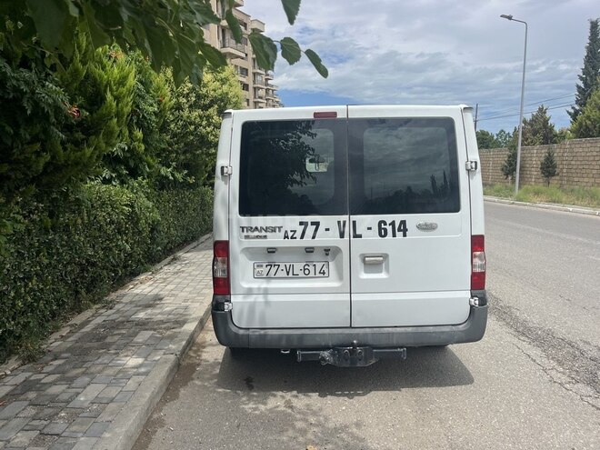 Ford Transit-2