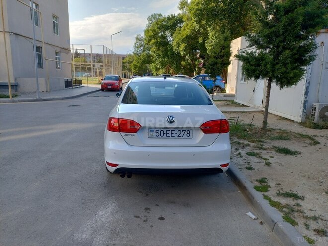 Volkswagen Jetta-3