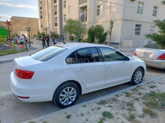 Volkswagen Jetta-2