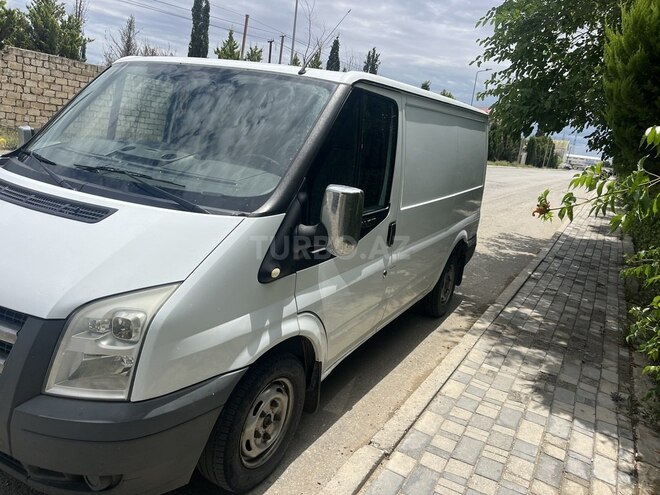 Ford Transit-3