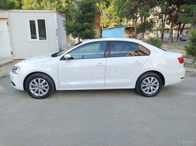 Volkswagen Jetta-4