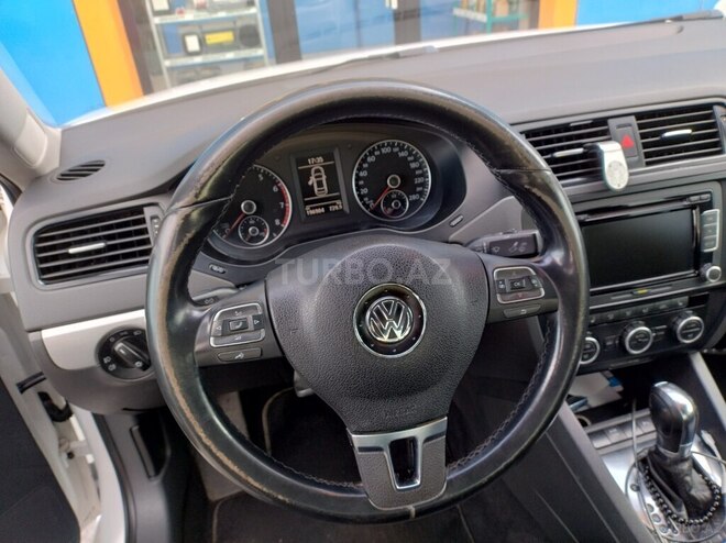 Volkswagen Jetta-10